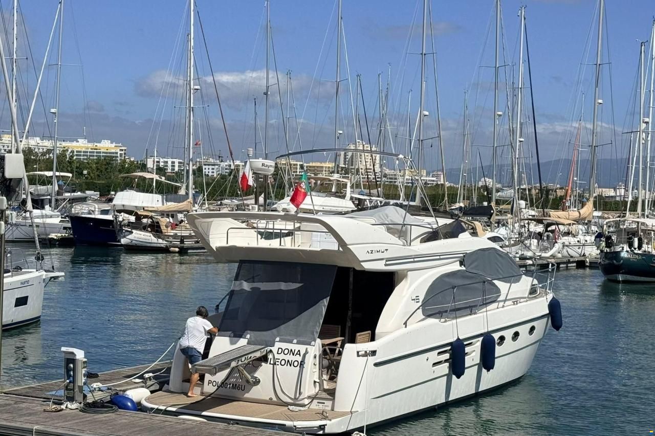 Azimut 46