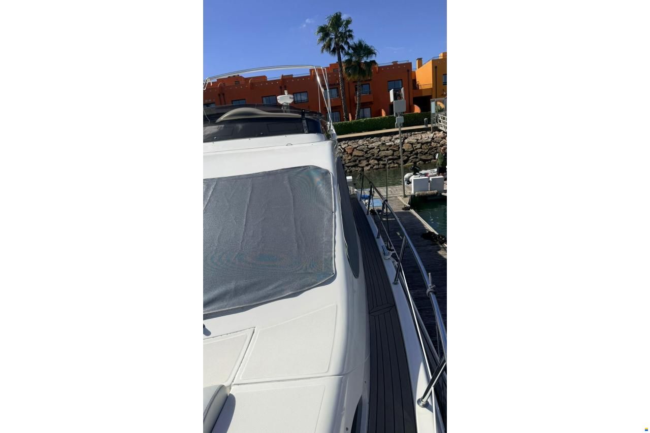 Azimut 46