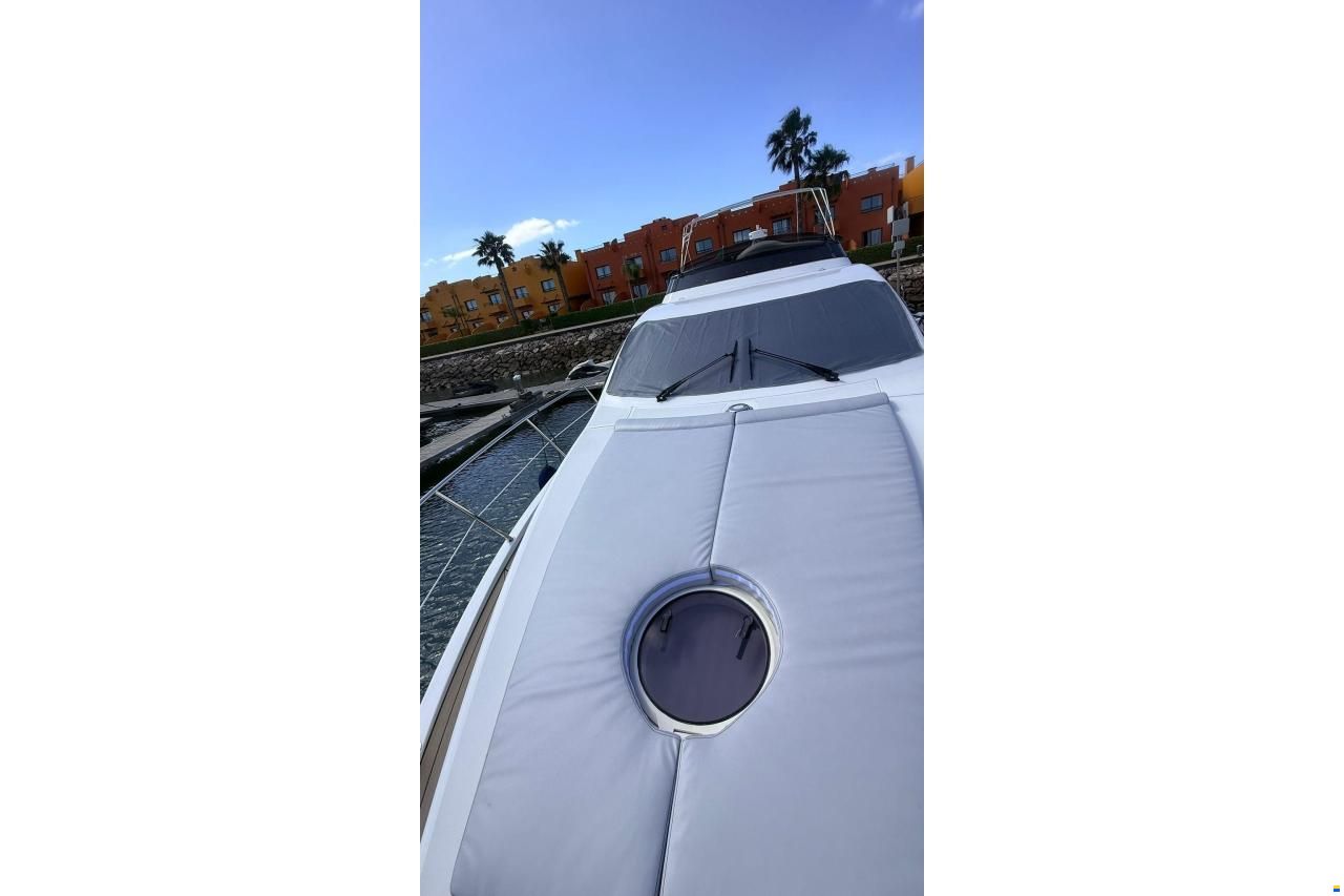 Azimut 46