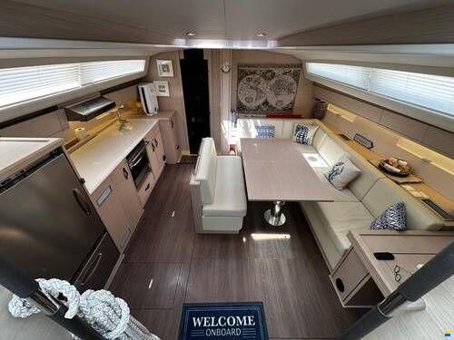 Jeanneau Yacht 54