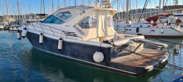 Uniesse 42