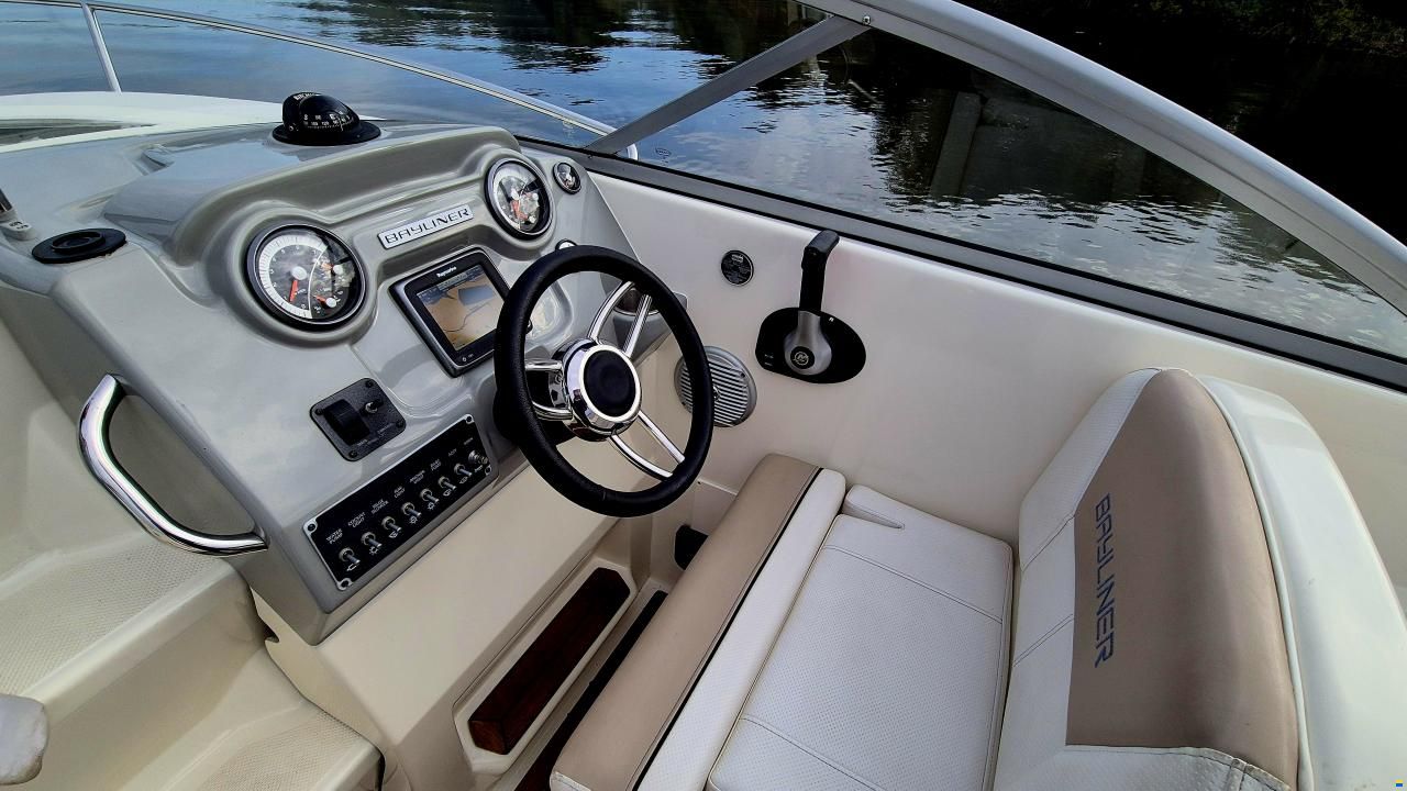 Bayliner 742