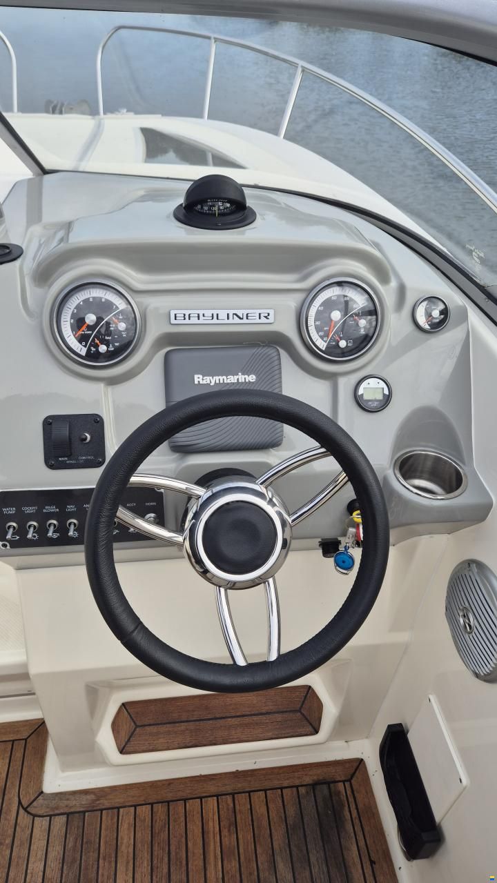 Bayliner 742
