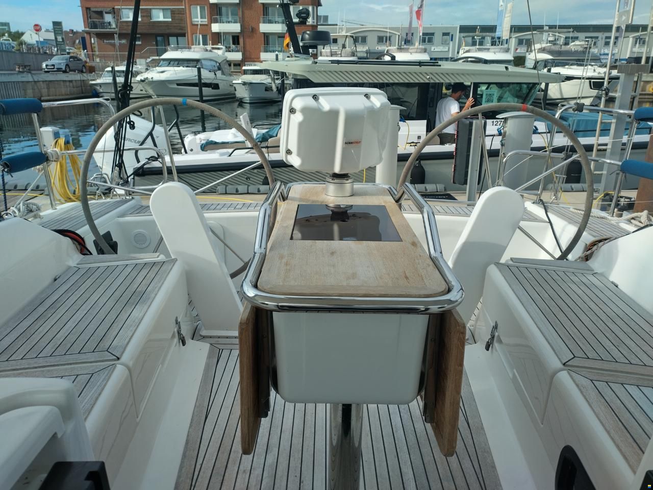 Hanse 385