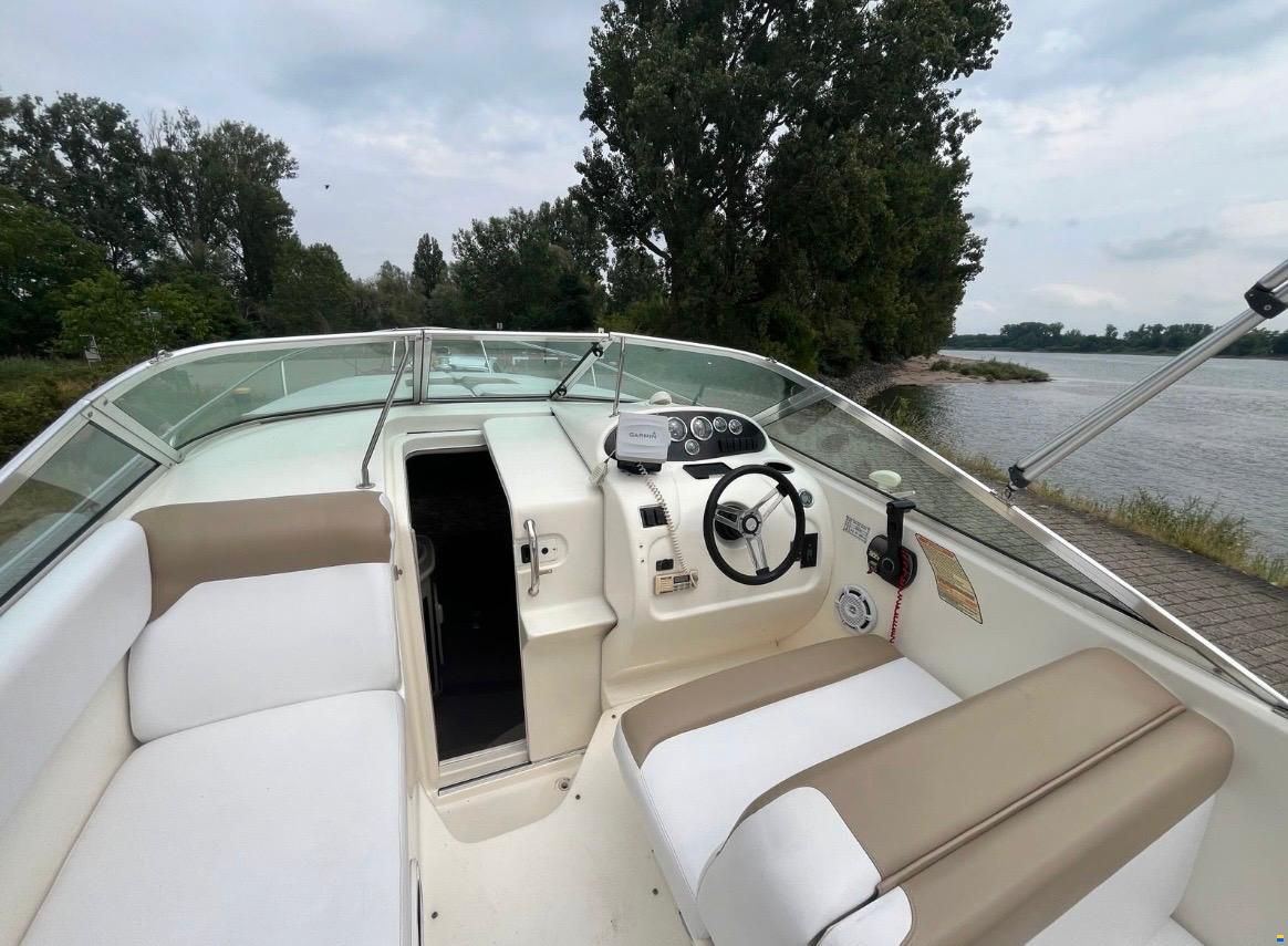 Sea Ray 240 Sundancer