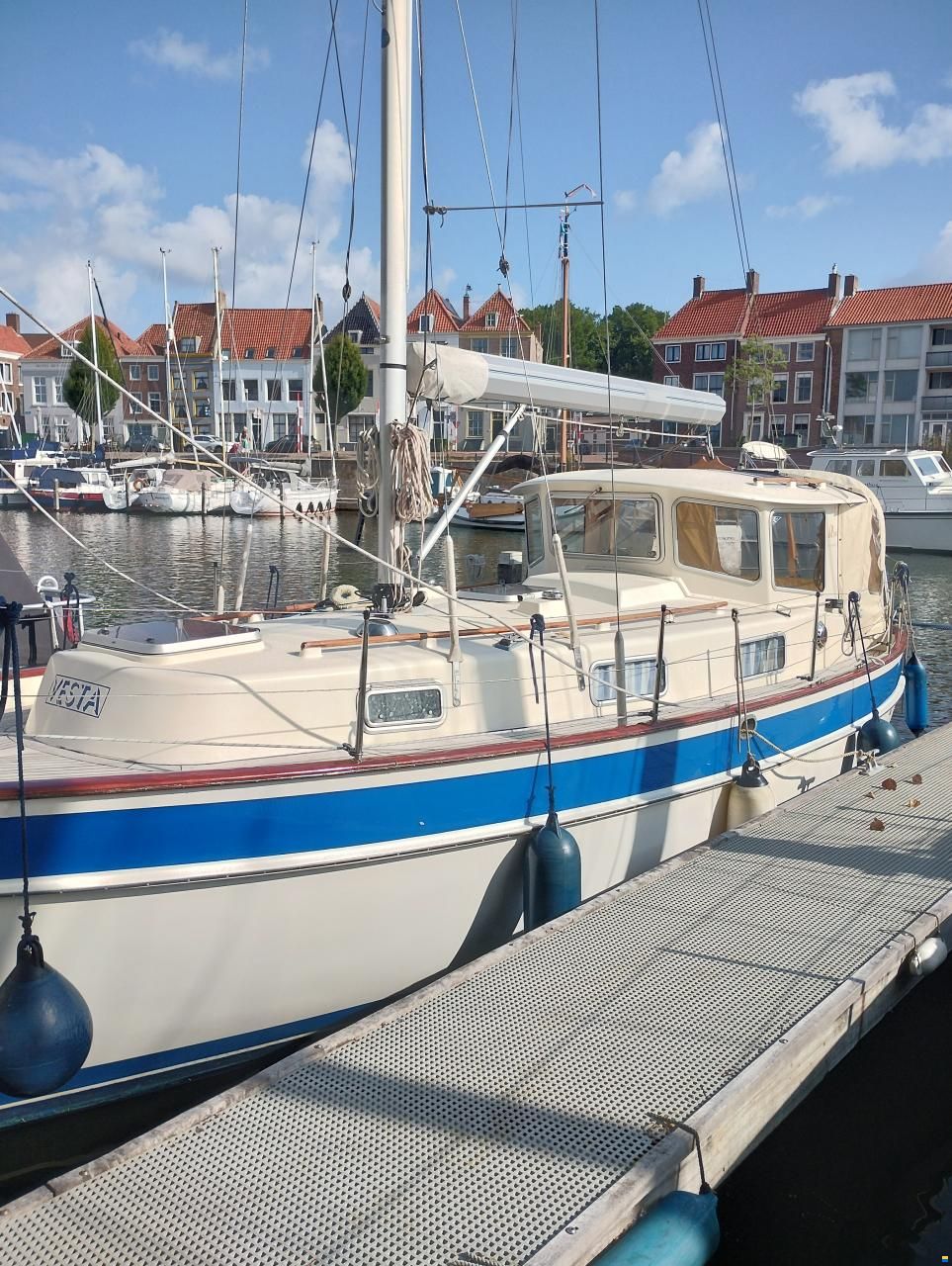 Motorsailer