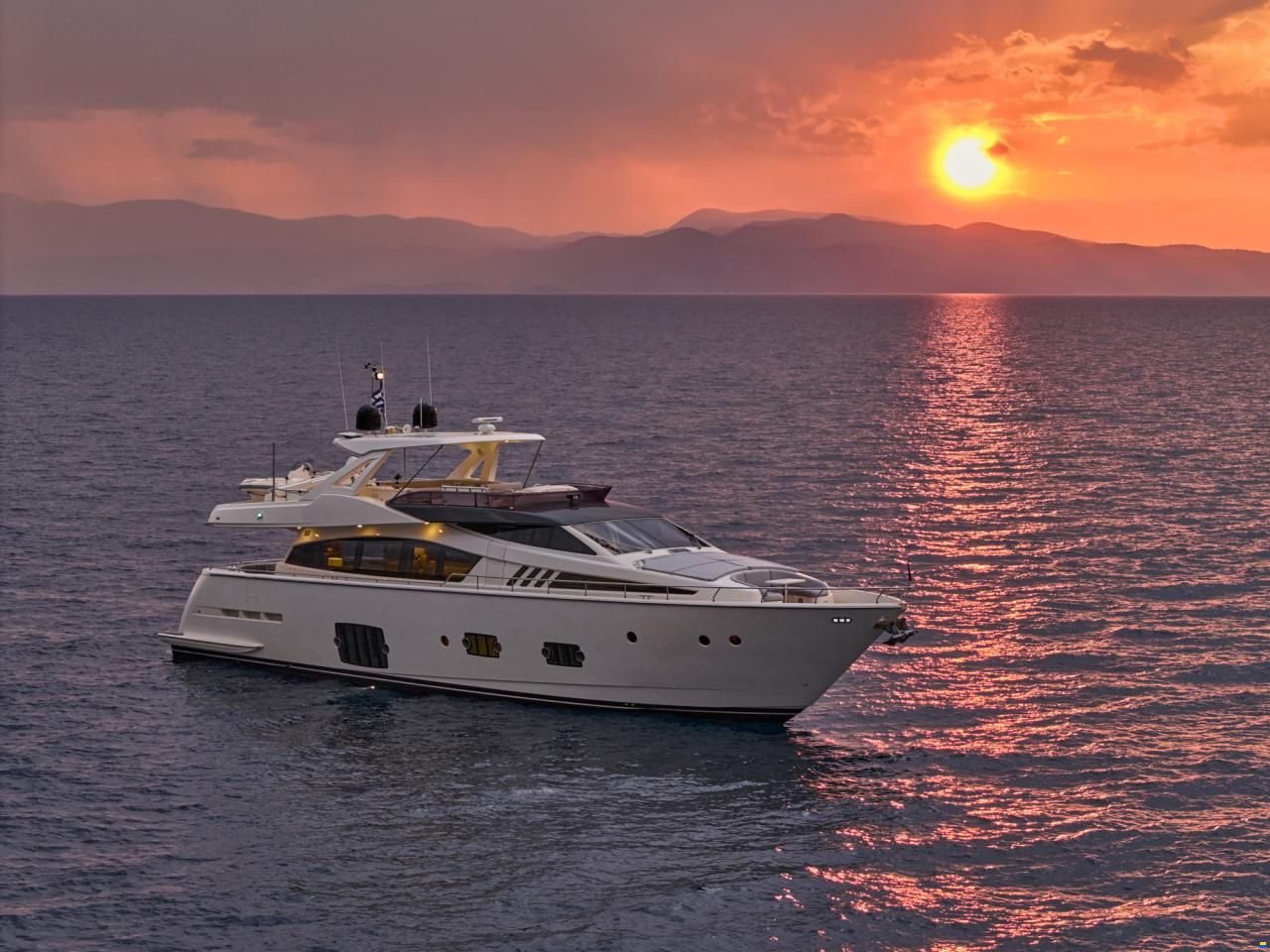 Ferretti 800