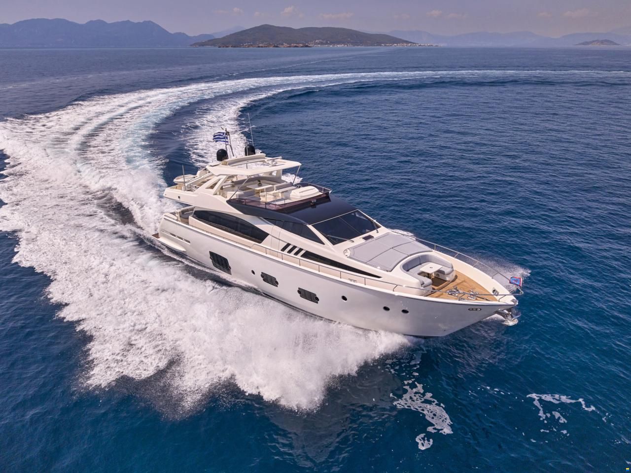 Ferretti 800