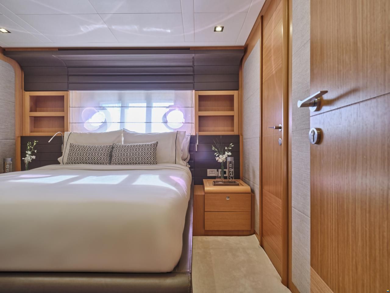 Ferretti 800