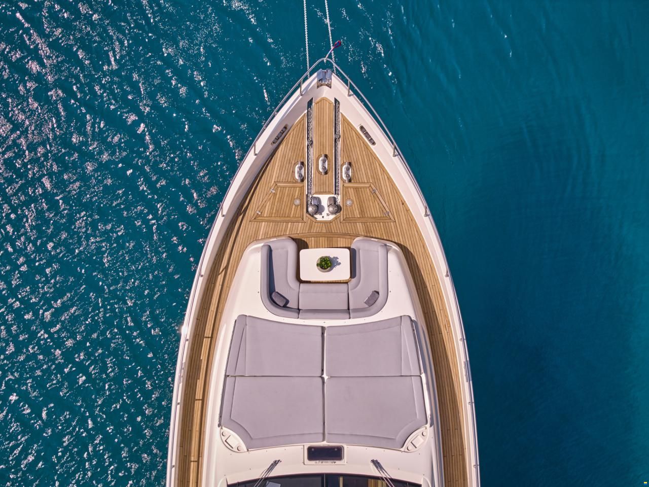 Ferretti 800