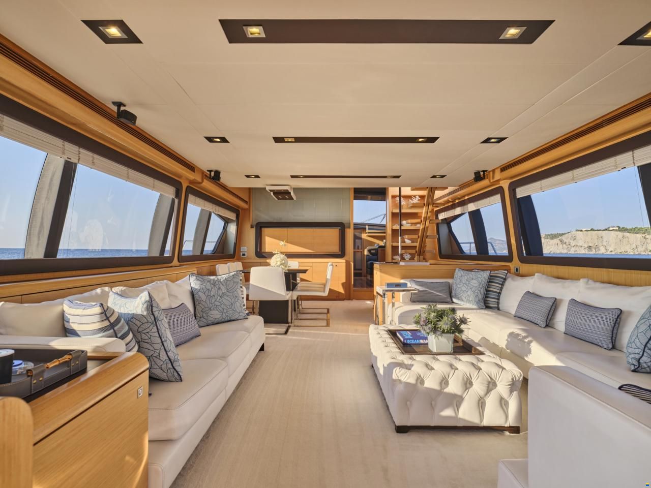 Ferretti 800