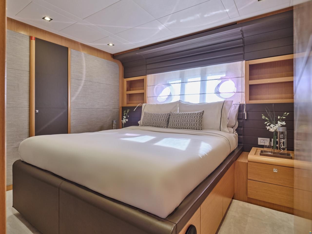 Ferretti 800