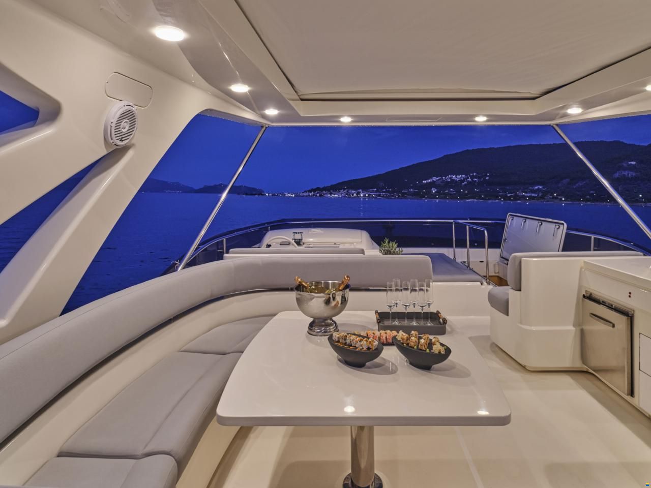 Ferretti 800