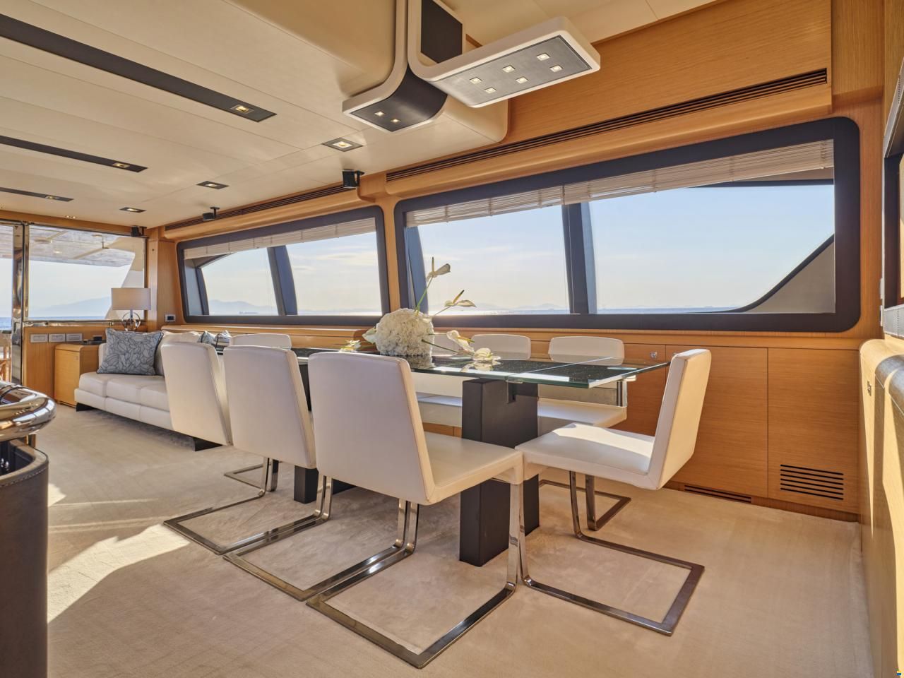 Ferretti 800