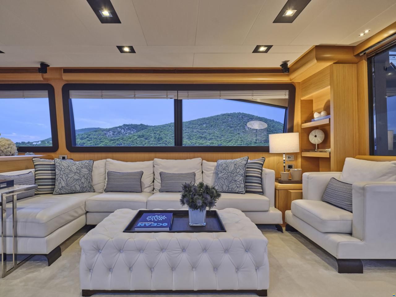 Ferretti 800
