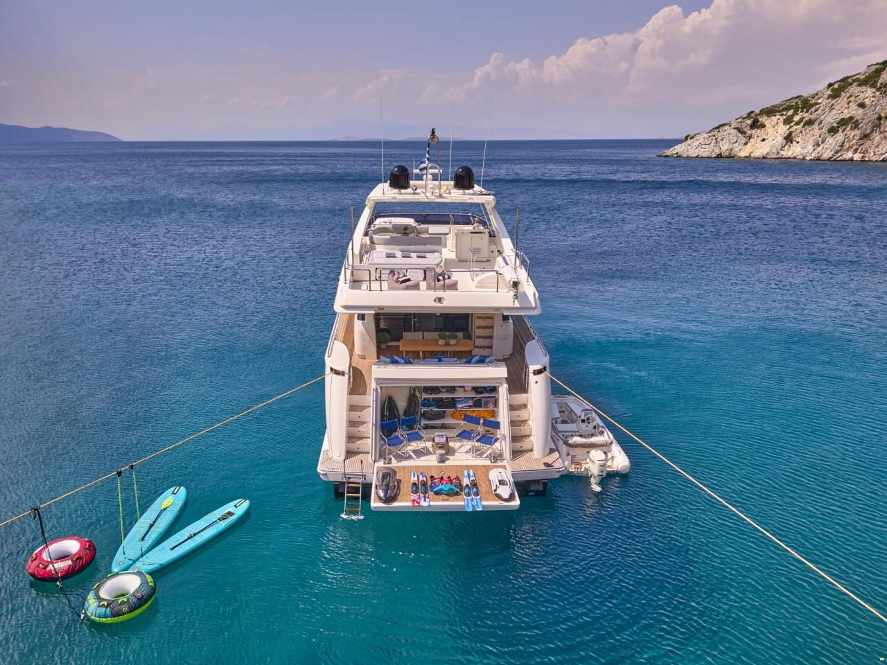 Ferretti 800