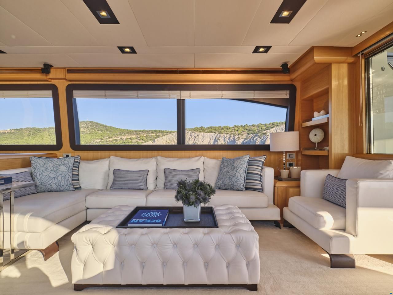 Ferretti 800