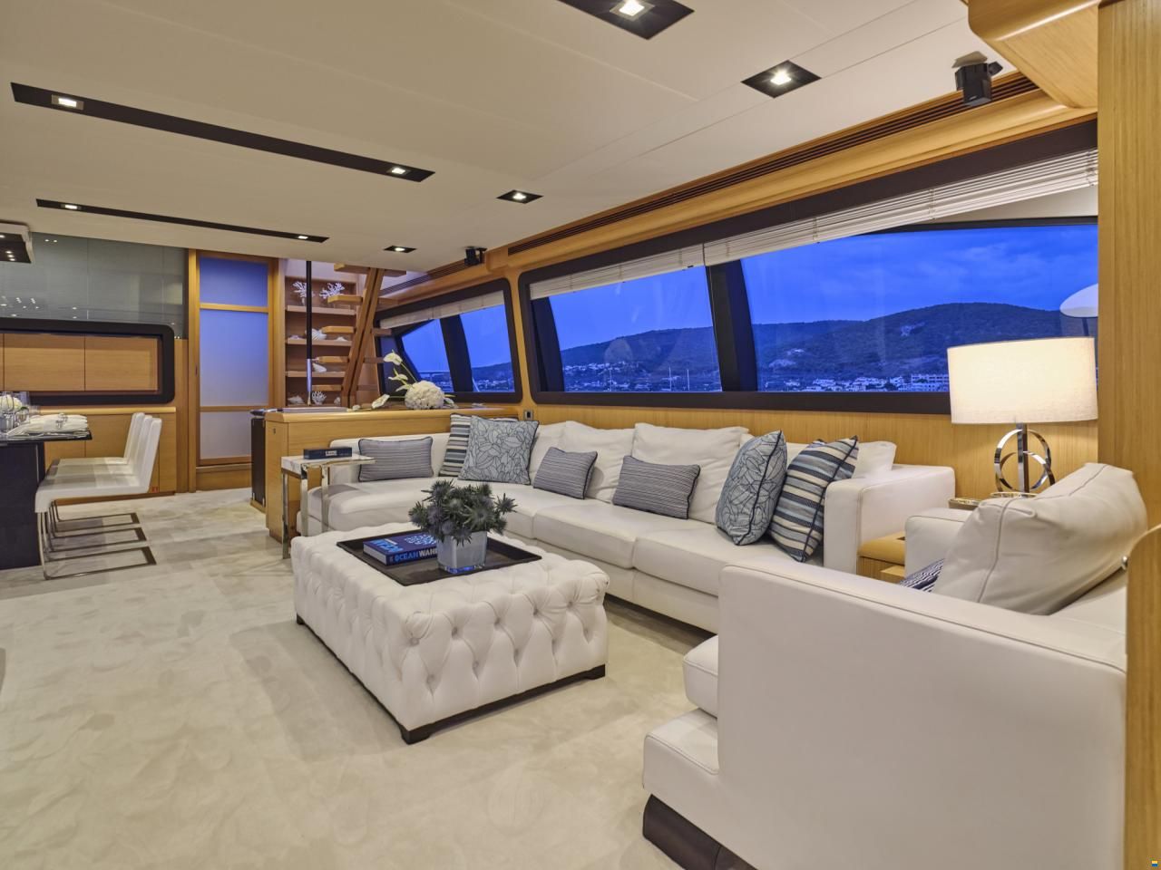 Ferretti 800