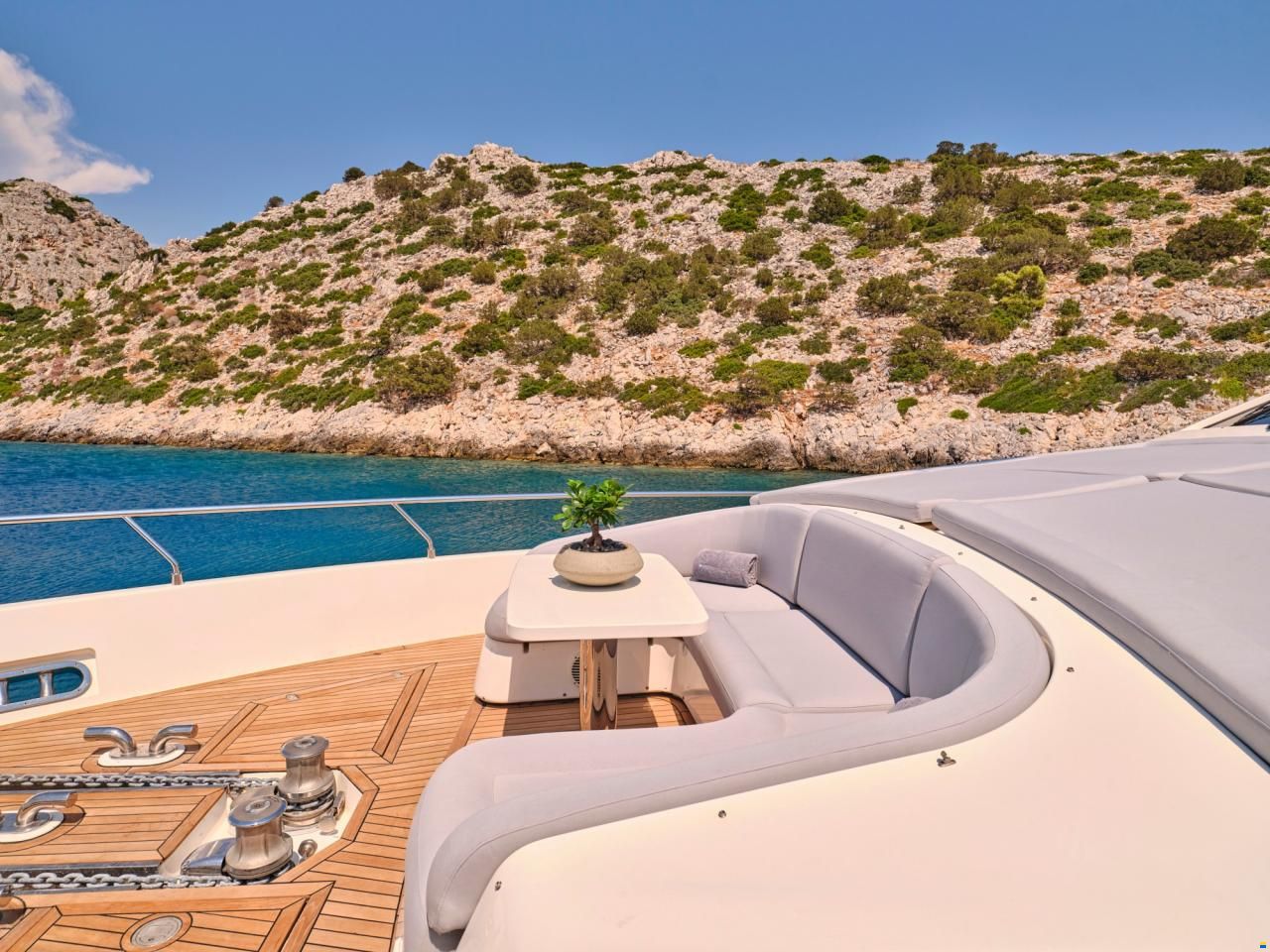 Ferretti 800