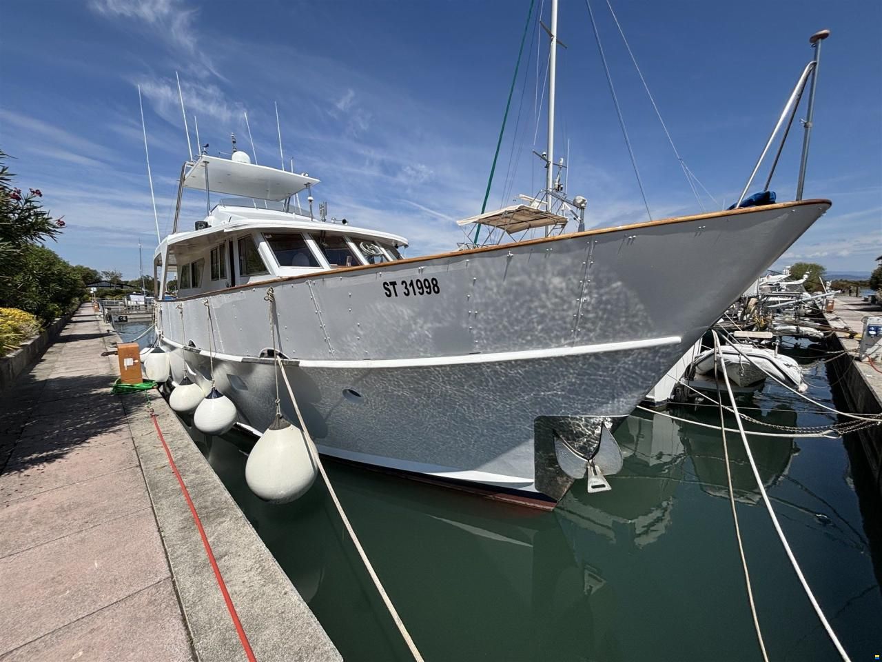 Dagless Fleur de Lys 56' Fleur de Lys Co