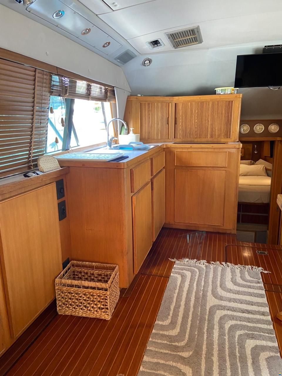 Bertram Yacht 37' Convertible