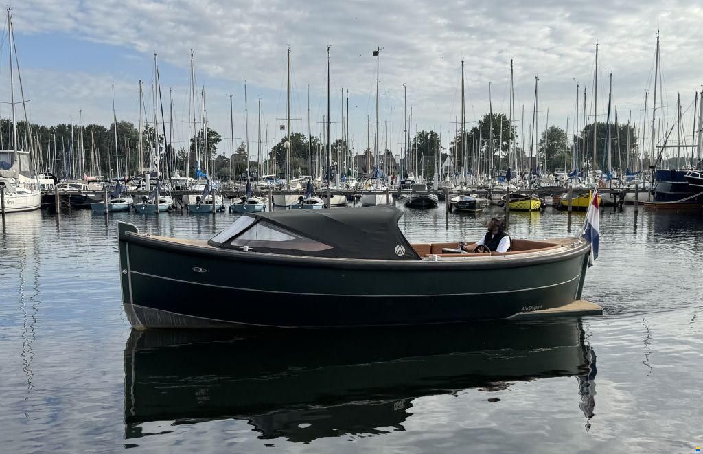AluShip E-700 sloep