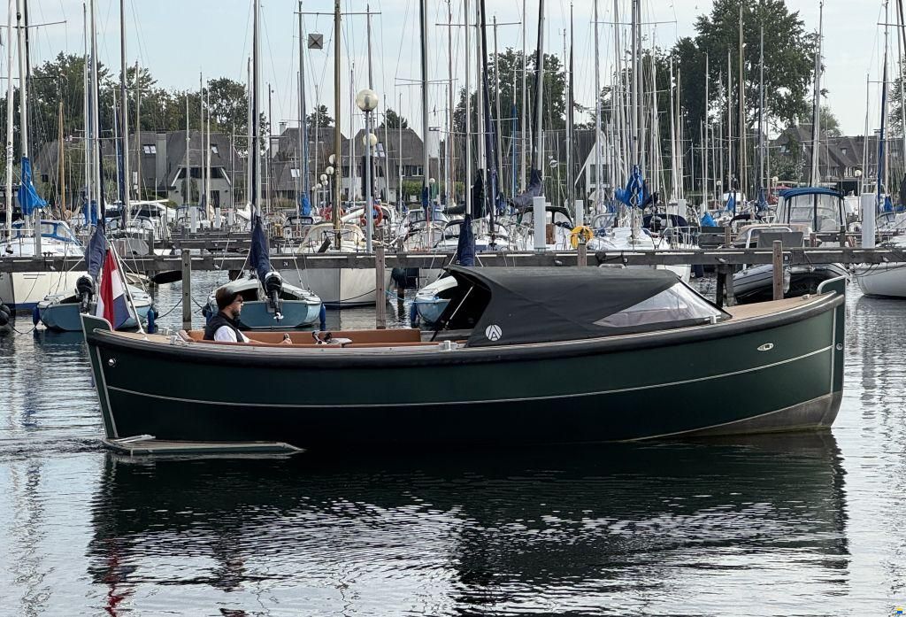 AluShip E-700 sloep