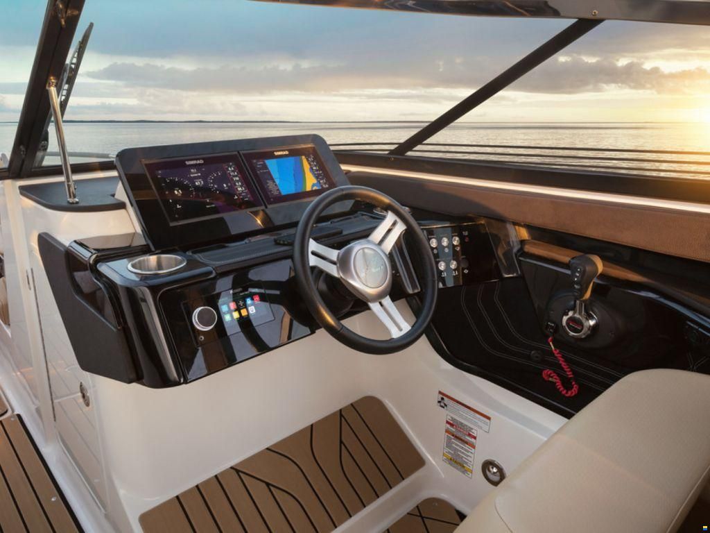Sea Ray SLX 260
