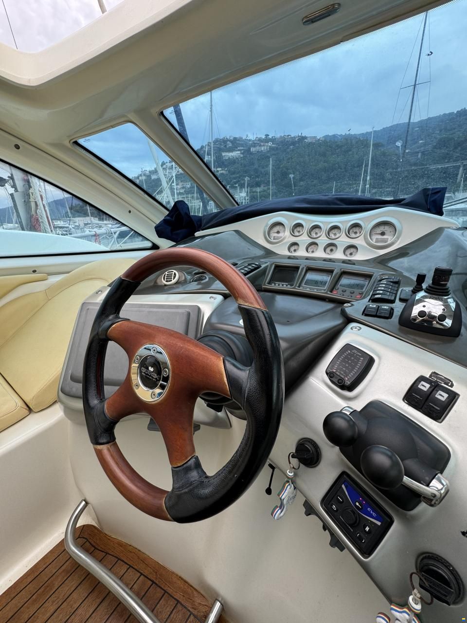 Cranchi Mediterranee 43 HT