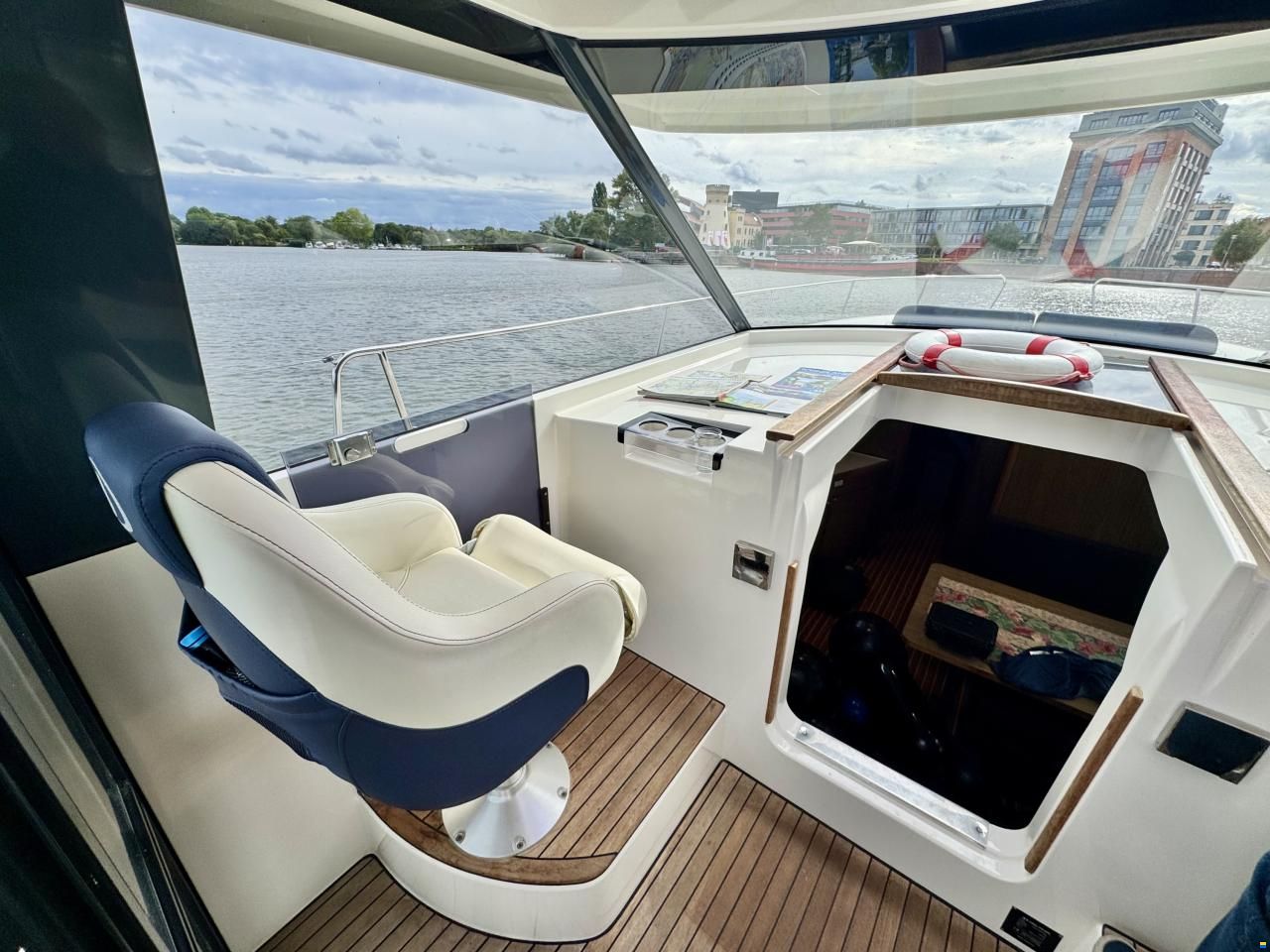 Delphia Escape 1080 Soley