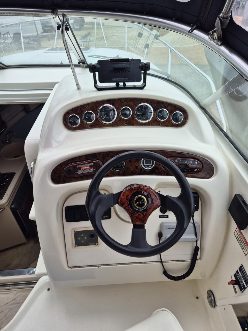 Sea Ray Sundancer 275