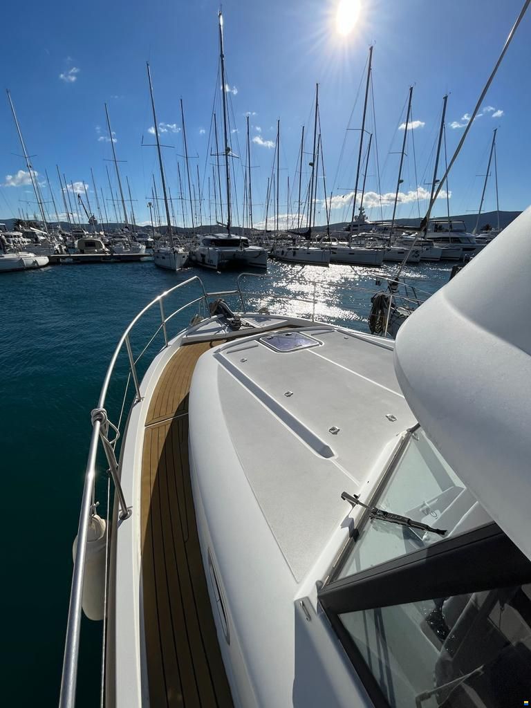 Beneteau Swift Trawler 34 Flybridge
