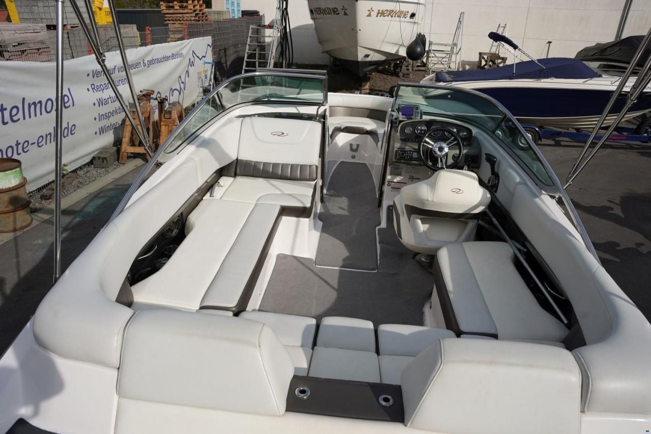 Regal 2300 BOWRIDER 2011