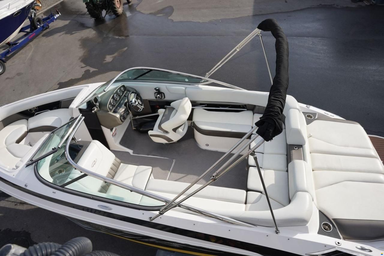 Regal 2300 BOWRIDER 2011