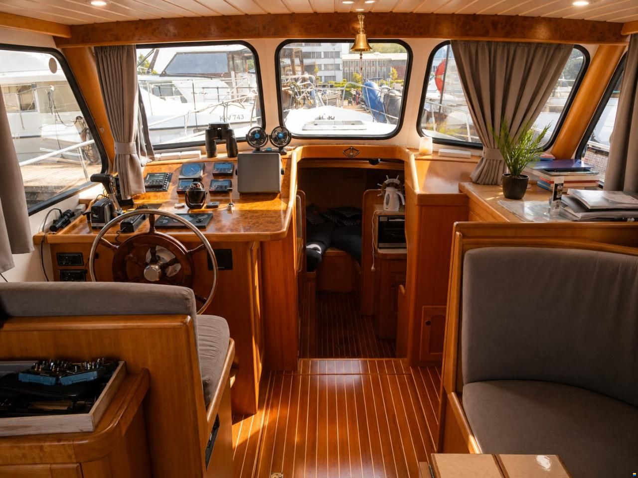 Gruno Motoryacht Stahlboot Verdr&auml;nger Fly