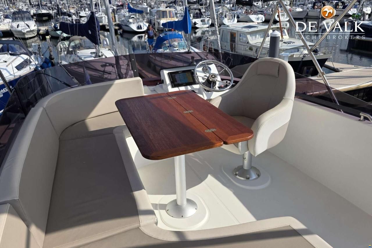 Beneteau Swift Trawler 35