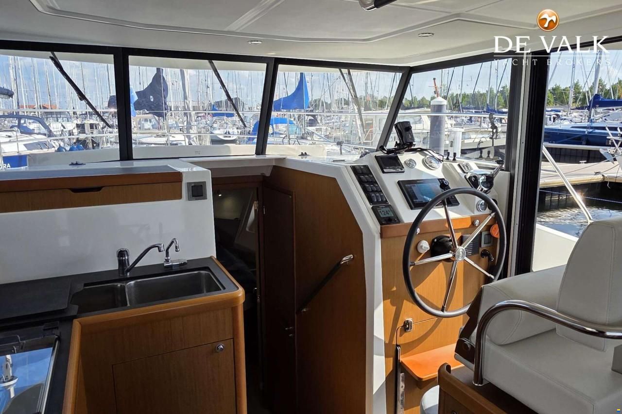 Beneteau Swift Trawler 35