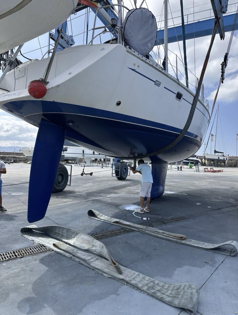 ELAN 45 &ndash; ROB HUMPHREYS &ndash; NEW VOLVO PENT