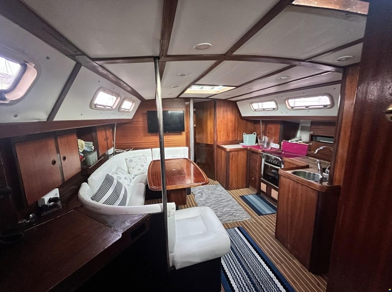 ELAN 45 &ndash; ROB HUMPHREYS &ndash; NEW VOLVO PENT