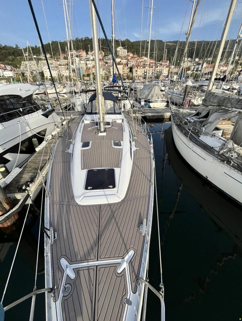 ELAN 45 &ndash; ROB HUMPHREYS &ndash; NEW VOLVO PENT