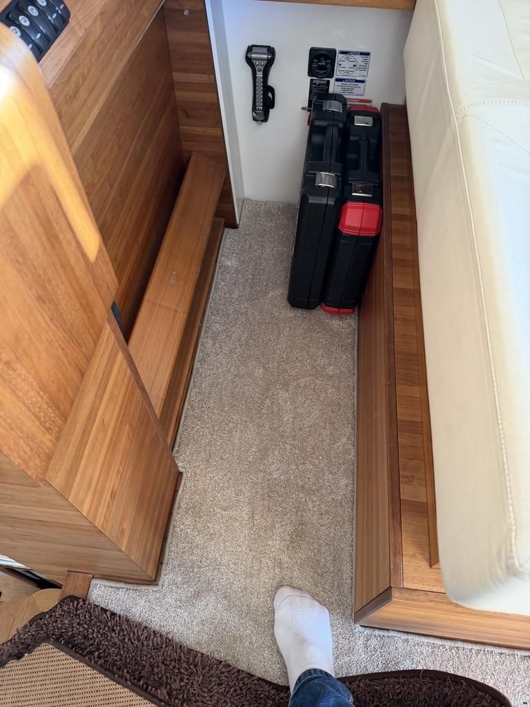 Sealine F 46