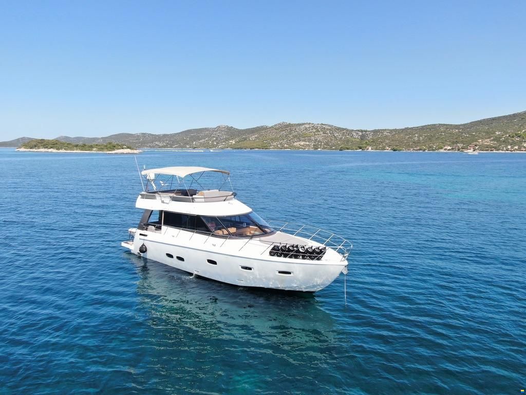 Sealine F 46