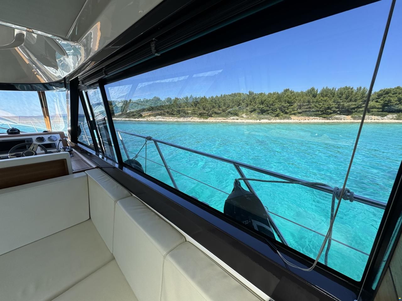 Sealine F 46