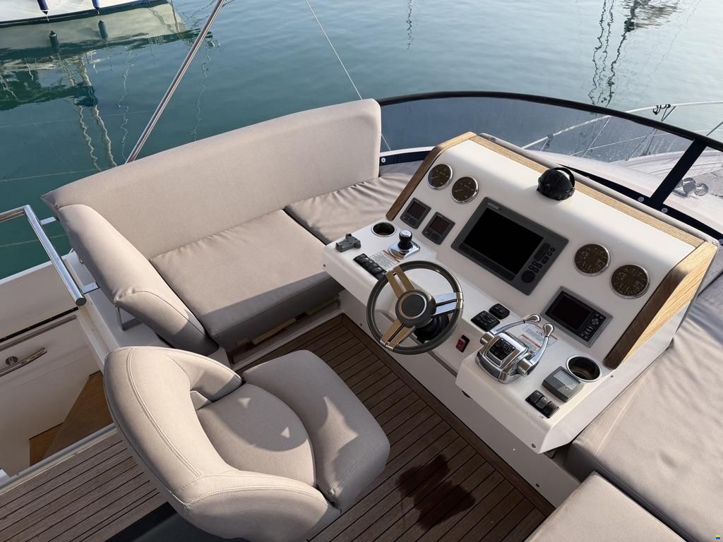 Sealine F 46