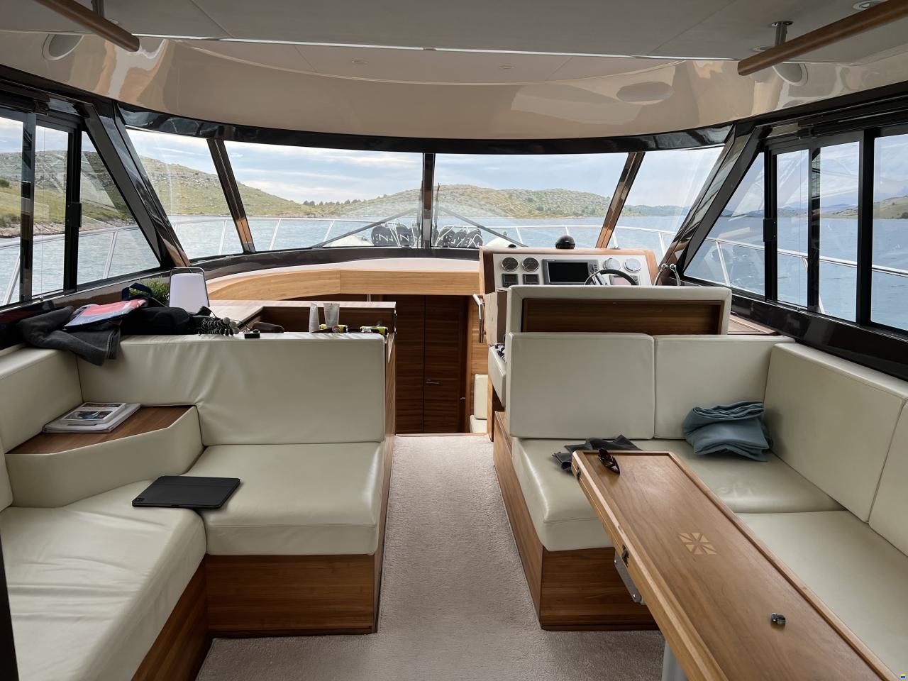 Sealine F 46