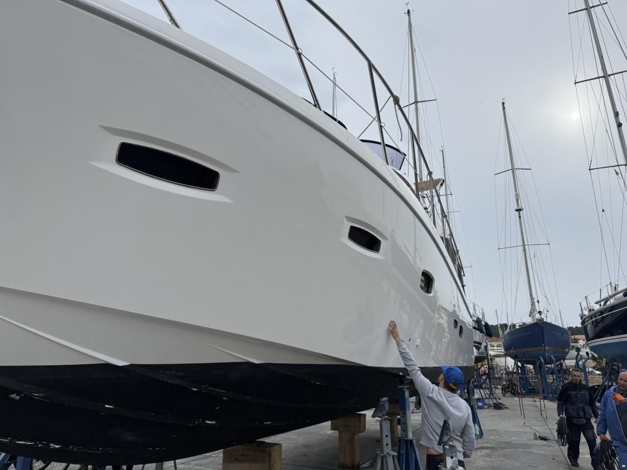 Sealine F 46