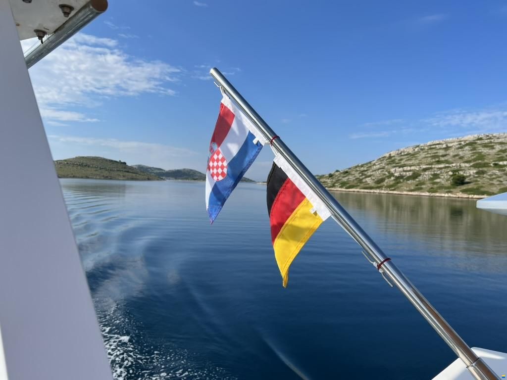 Sealine F 46