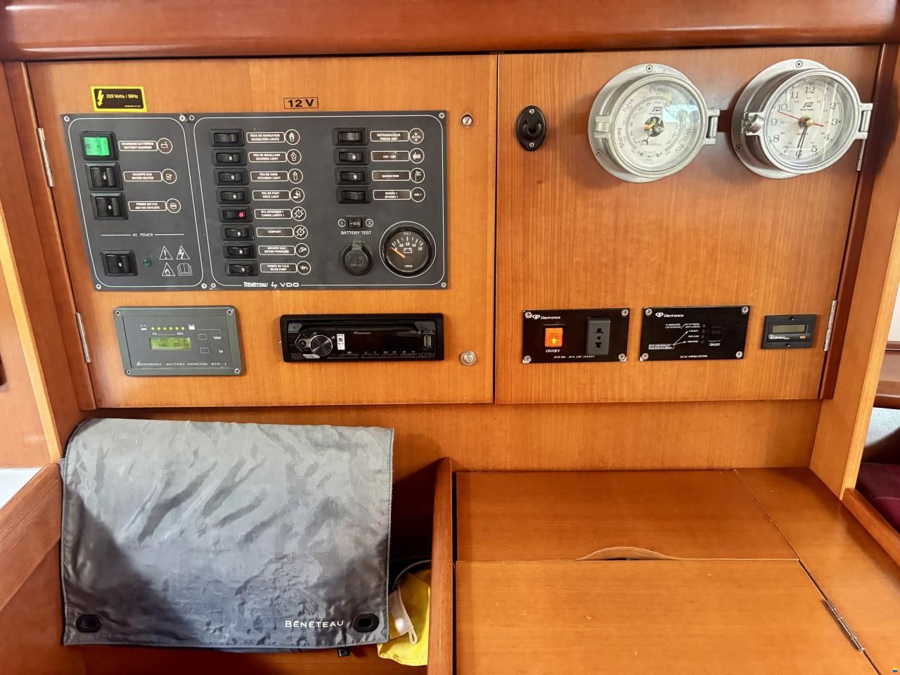 Beneteau Oceanis 373