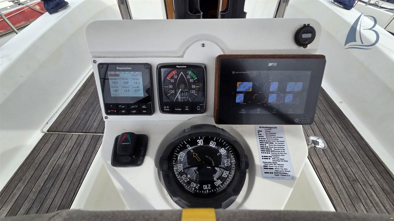 Bavaria CRUISER 32 Short Keel