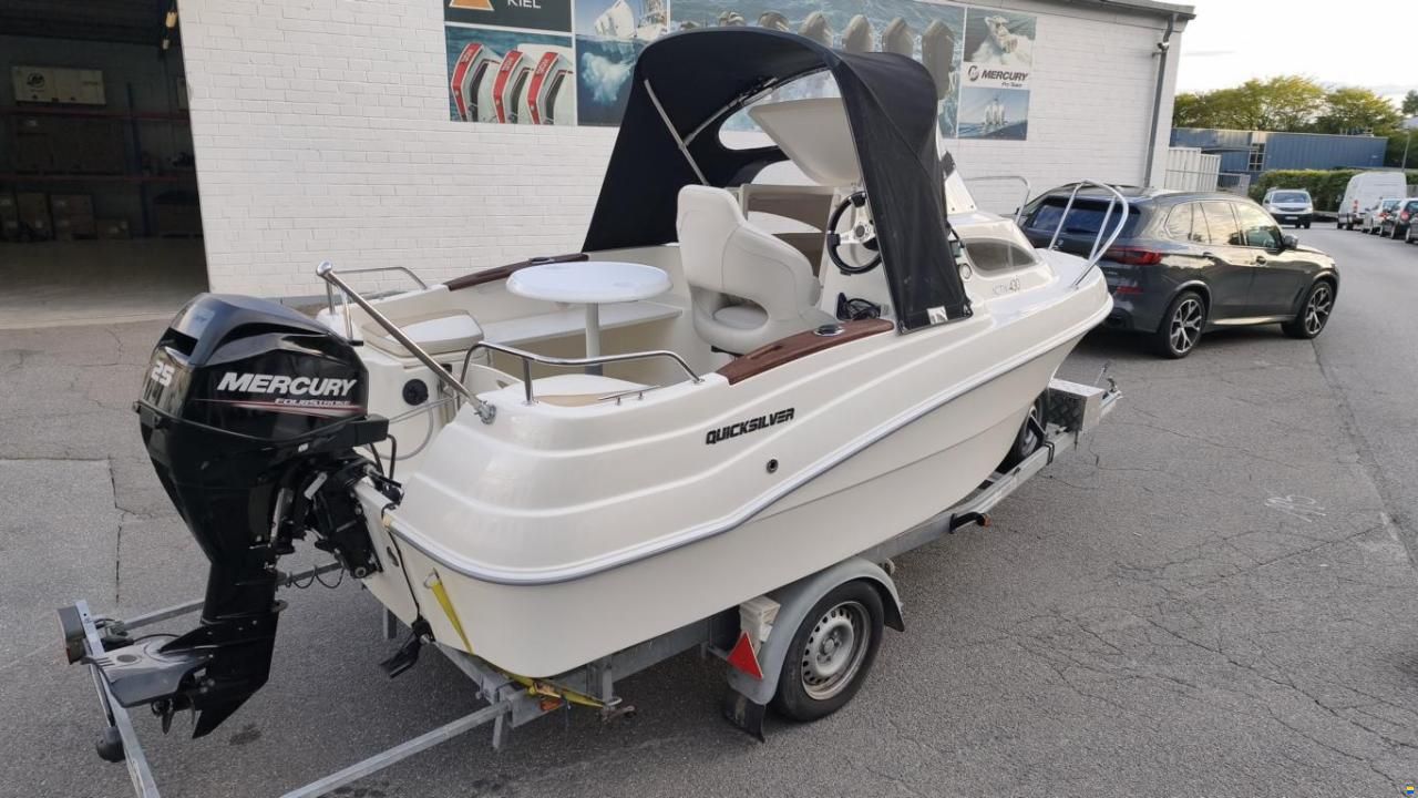 Quicksilver Activ 430 Cabin